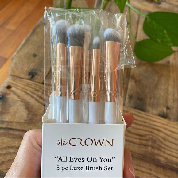 Crown Brushes "All Eyes on You" Brush Set BNIB NWT - Picture 5 of 7